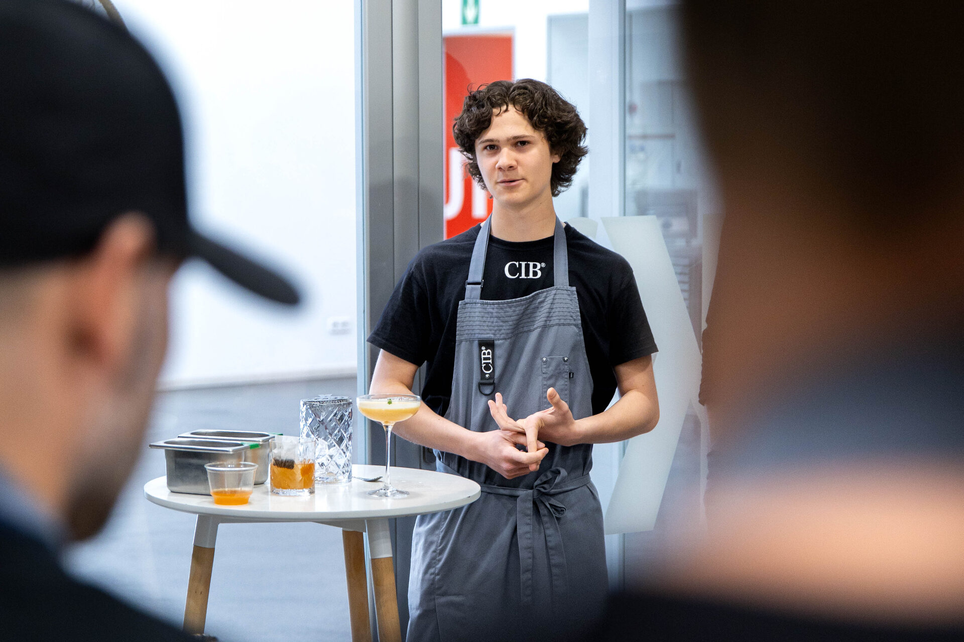 Detall de cuina professional creativa al Culinary Institute of Barcelona