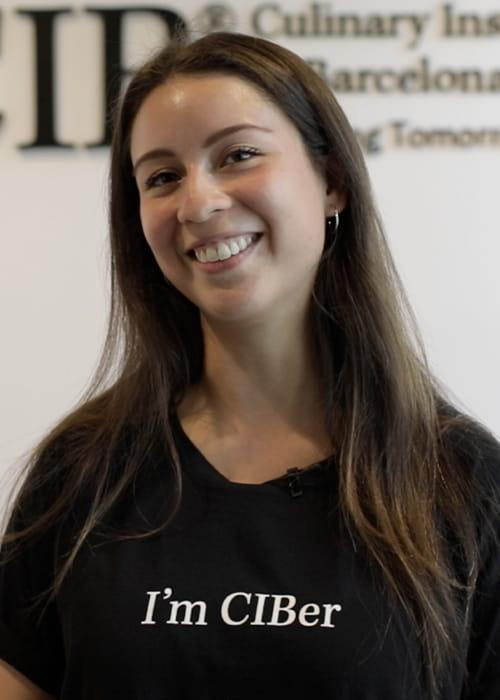 Xef professional d'alta cuina opinió CIB Una estudiant mexicana canvia de carrera per ser xef al Culinary Institute of Barcelona